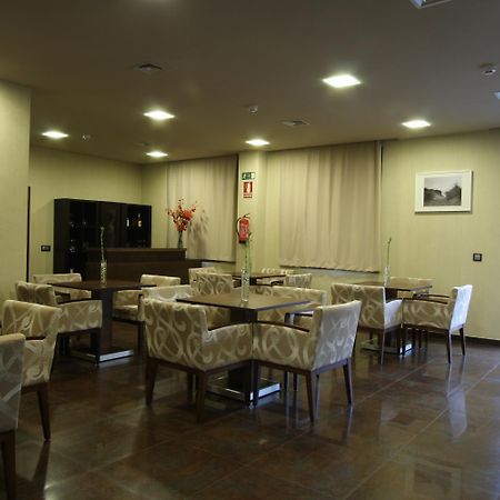 Dinastia Hotell Getafe Exteriör bild