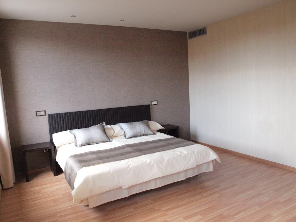 Dinastia Hotell Getafe Exteriör bild