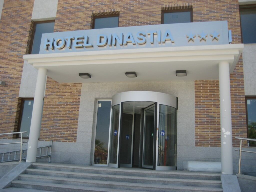 Dinastia Hotell Getafe Exteriör bild